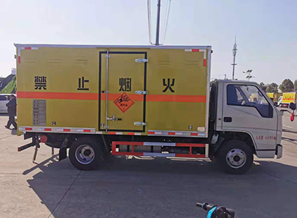 城口爆破器材运输车技术升级与安全合规新趋势